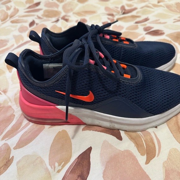 Nike runners - Picture 1 of 3